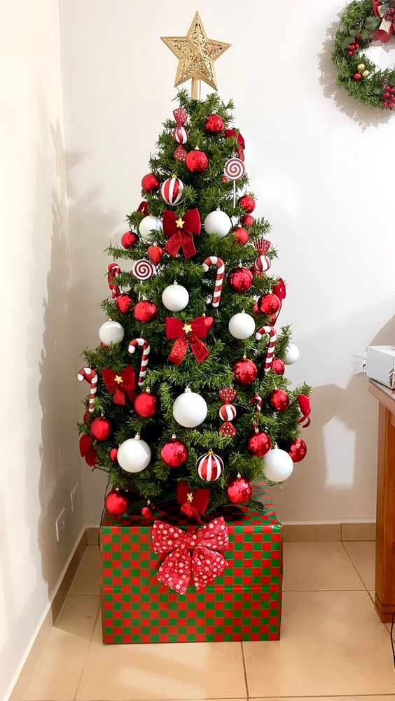 6 Ideias Incríveis para Decorar o Pé da Árvore de Natal com estilo