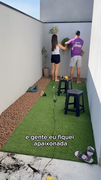 Como Decorar a Área Externa da Casa com Grama Natural ou Sintética de Forma Simples